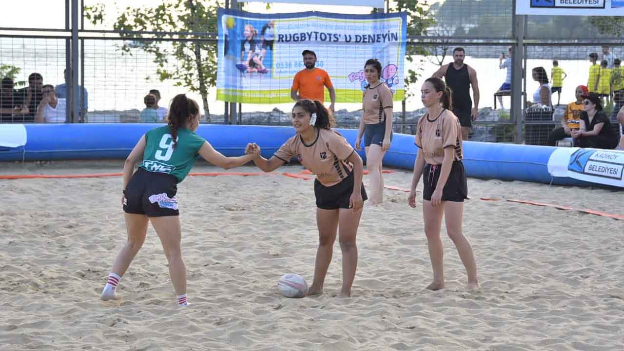 İstanbul Plaj Ragbi Lig Turnuvası Kadıköy’de başladı