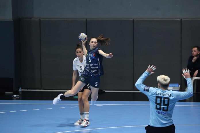 Bursa Büyükşehir Belediyespor Kadın Hentbol Takımı, Avrupa Kupası yarı finaline bir adım daha yaklaştı