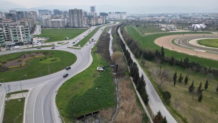 Ayafatma Deresi’nde BUSKİ’den 3 Kilometrelik Temizlikle Sağlıklı Çevre Hedefi