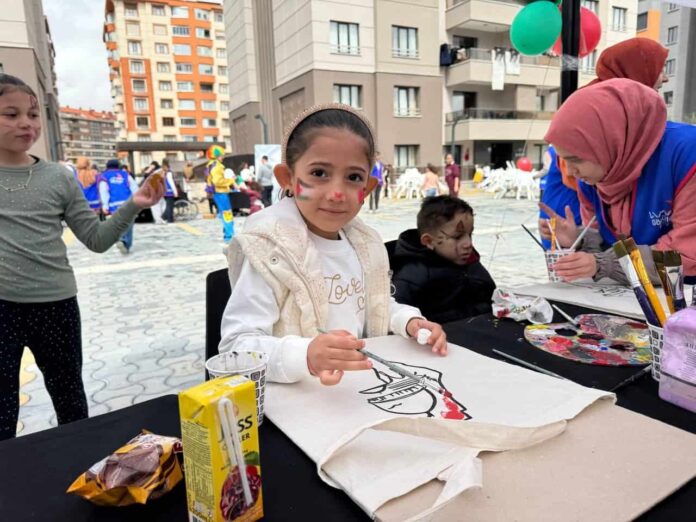 LİMAN Gönüllüler Platformu, Filistinli Çocuklarla Bayramda Dayanışma Etkinliği Düzenledi