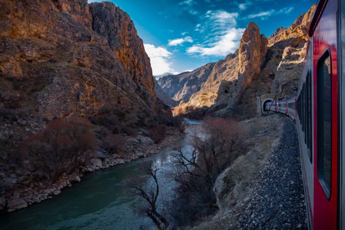 Turistik Doğu Ekspresi, 2025-2026 Kış Döneminde 10 Bin 166 Yolcuya Hizmet Sunarak Sezonu Tamamladı
