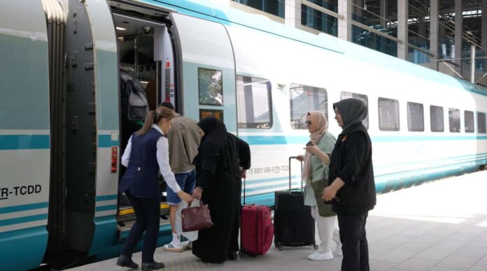 Ankara–Eskişehir Yüksek Hızlı Tren Hattı 17 Yıldır Demiryolu Ulaşımında Önemli Rol Oynuyor