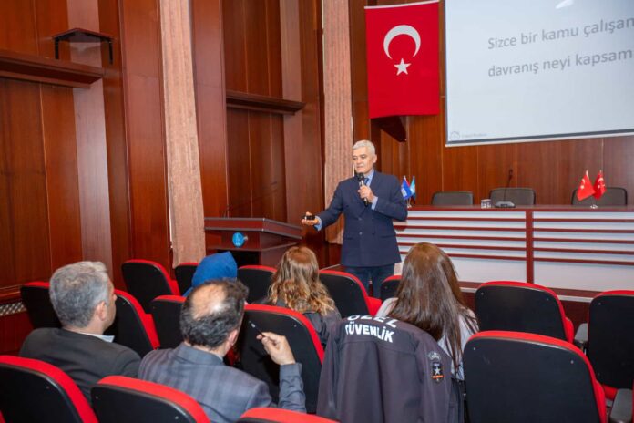 BUSKİ’de Görevli Personele Vatandaş Odaklı İletişim Eğitimi Verildi