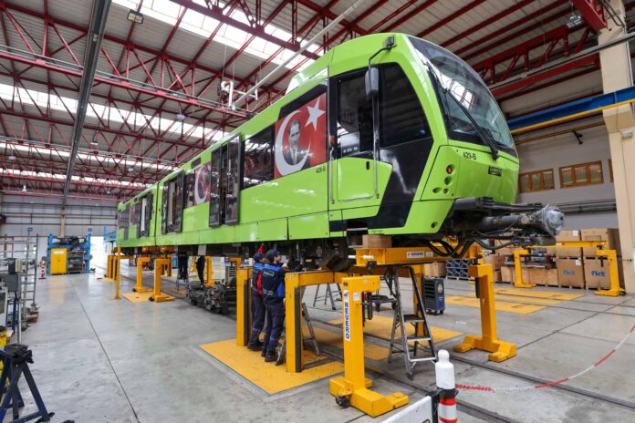 Bursa'da Metro Araçlarında Kesintisiz Bakım Çalışmalarıyla Güvenli ve Konforlu Ulaşım Hedefleniyor